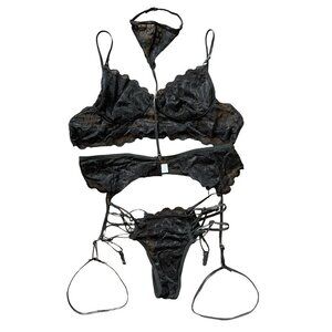New Sexy Lace Lingerie 3 Piece Bra Panties Garter Belt Choker Set in Black